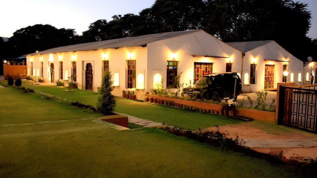 Blue Heaven Resort Night View